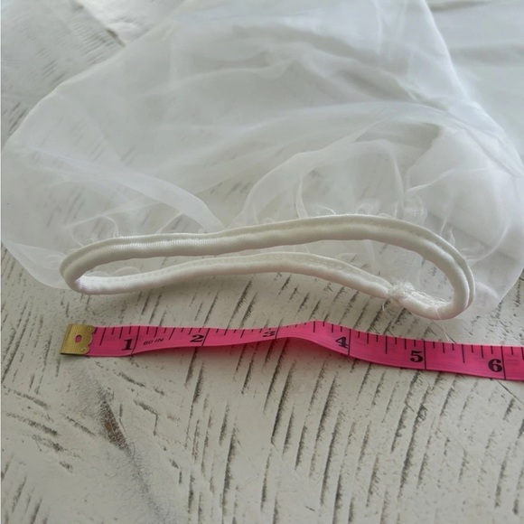 Kurtis Women’s Sheer Puff Sleeve Top White -Small - Picture 5 of 8